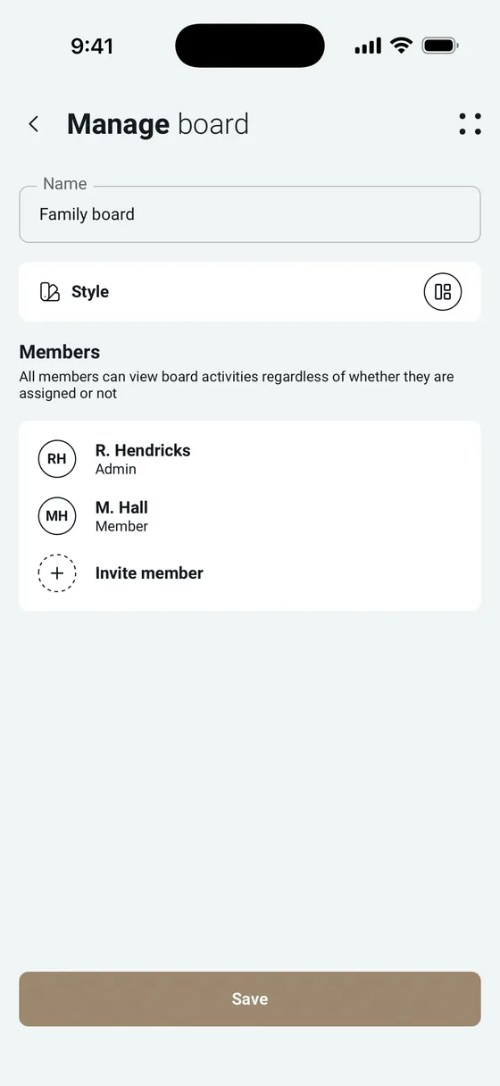 eumento manage board screen with family members, roles and an invite option